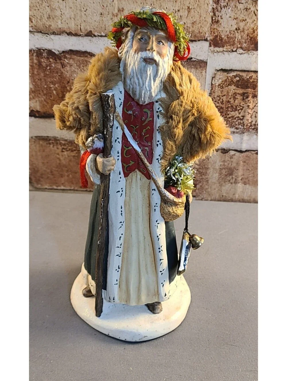 2pc Hand Painted Santa Figurines 8